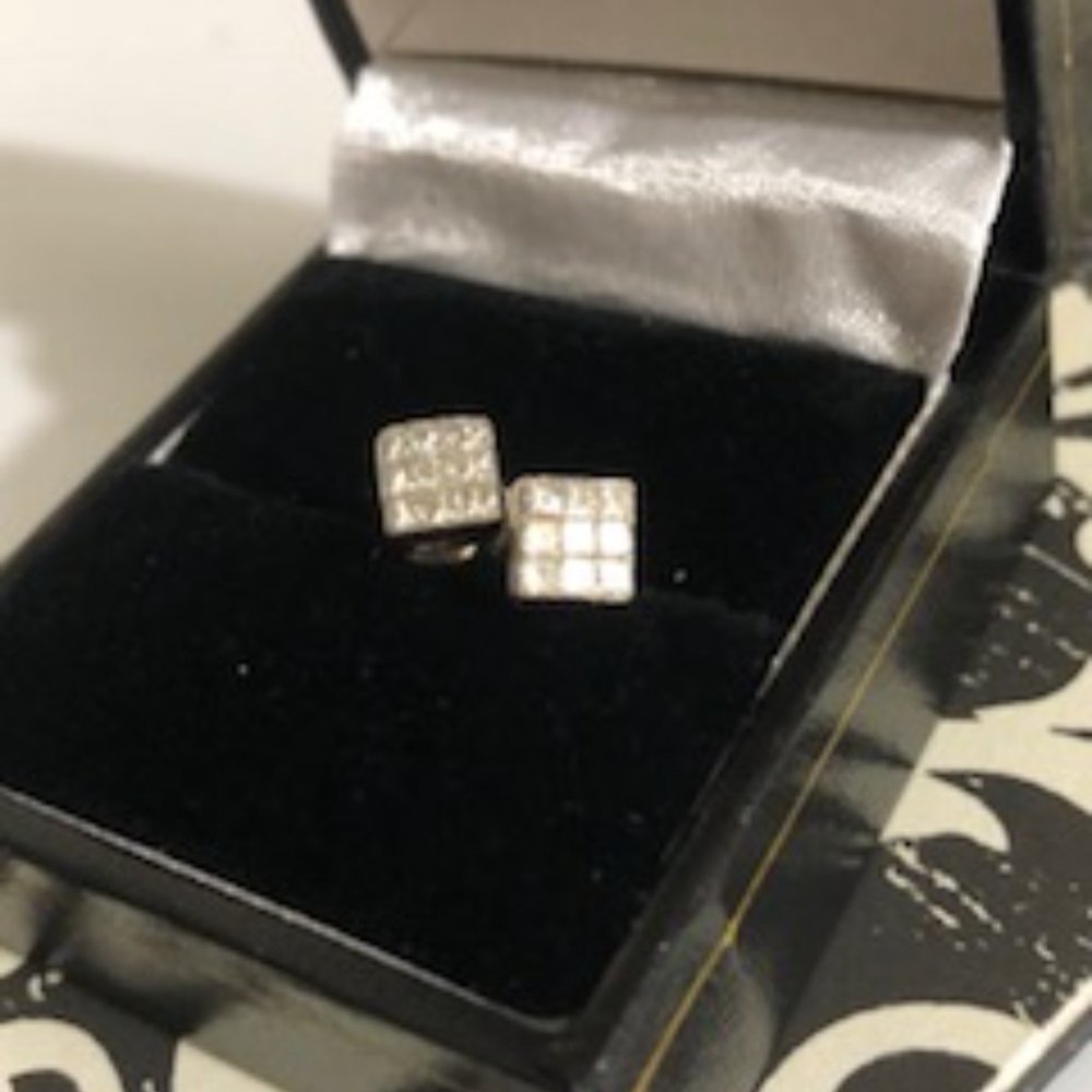 WHITE GOLD PRINCESS CUT DIAMOND EARRINGS - Picture 2 of 6
